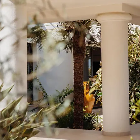 Hotel Balamb Garden A Rinascita Ajaccio (Corsica)